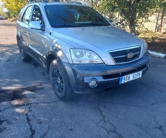 Серый Киа Соренто, объемом двигателя 2.5 л и пробегом 280 тыс. км за 4500 $, фото 7 на Automoto.ua