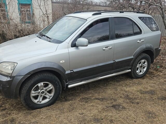 Серый Киа Соренто, объемом двигателя 2.5 л и пробегом 203 тыс. км за 3100 $, фото 3 на Automoto.ua