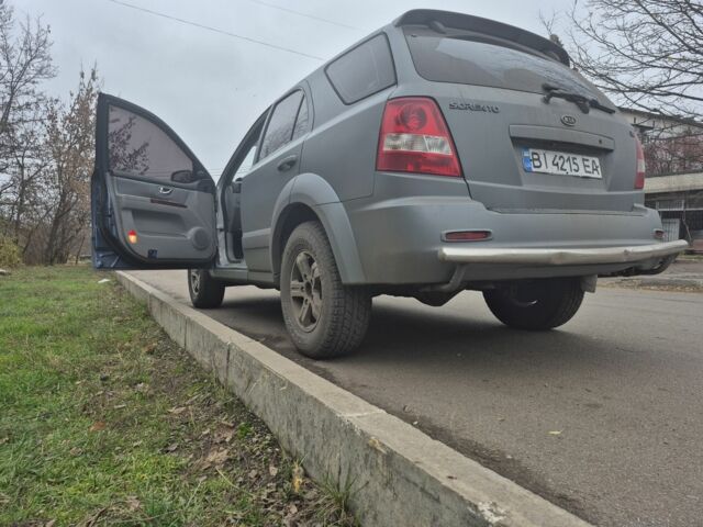 Серый Киа Соренто, объемом двигателя 2.4 л и пробегом 260 тыс. км за 4500 $, фото 3 на Automoto.ua