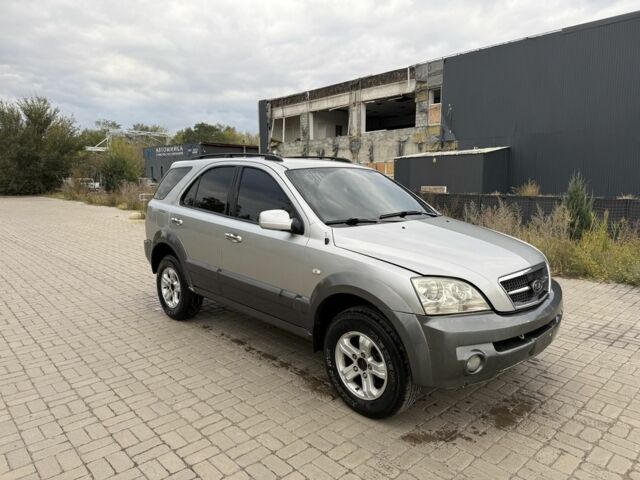 Киа Соренто 2003 в Краматорске на Automoto.ua Серый Киа Соренто, объемом двигателя 2.5 л и пробегом 300 тыс. км за 4700 $, фото 1 на Automoto.ua