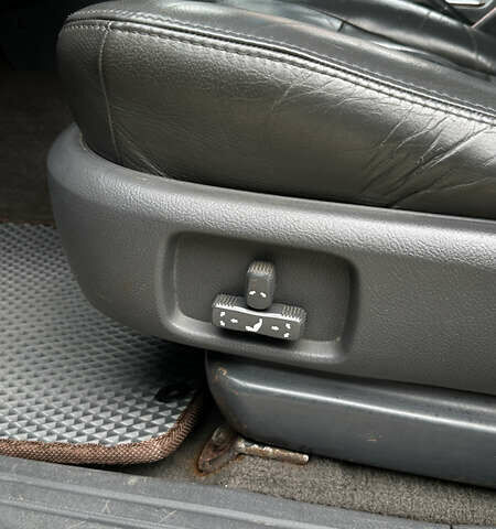 Киа Соренто 2003 в Черновцах на Automoto.ua Серый Киа Соренто, объемом двигателя 2.5 л и пробегом 312 тыс. км за 5300 $, фото 5 на Automoto.ua