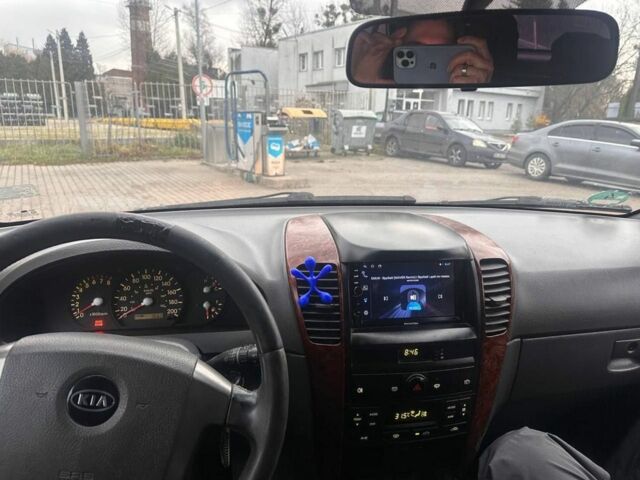 Серый Киа Соренто, объемом двигателя 2.4 л и пробегом 150 тыс. км за 5400 $, фото 2 на Automoto.ua