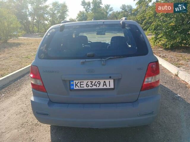 Серый Киа Соренто, объемом двигателя 2.5 л и пробегом 250 тыс. км за 5800 $, фото 7 на Automoto.ua