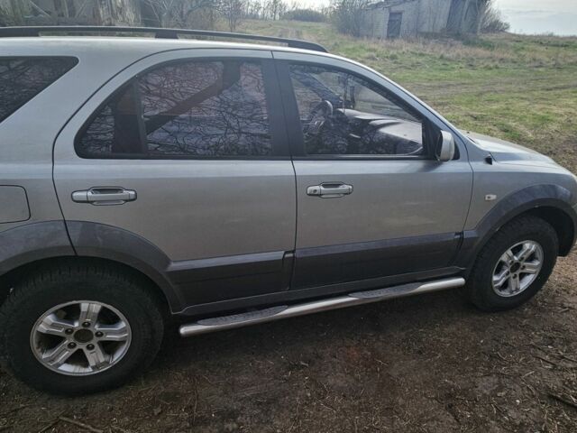 Серый Киа Соренто, объемом двигателя 2.5 л и пробегом 203 тыс. км за 3100 $, фото 2 на Automoto.ua