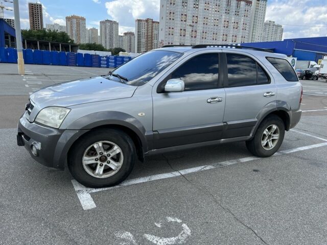 Сірий Кіа Соренто, об'ємом двигуна 2.5 л та пробігом 300 тис. км за 3600 $, фото 1 на Automoto.ua