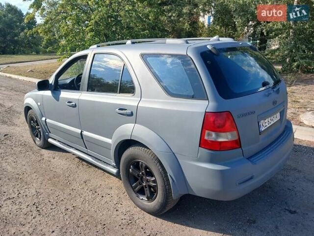 Серый Киа Соренто, объемом двигателя 2.5 л и пробегом 250 тыс. км за 5800 $, фото 8 на Automoto.ua