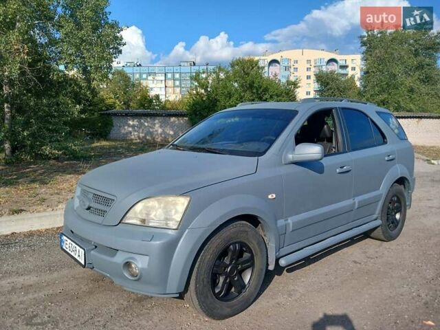 Серый Киа Соренто, объемом двигателя 2.5 л и пробегом 250 тыс. км за 5800 $, фото 1 на Automoto.ua