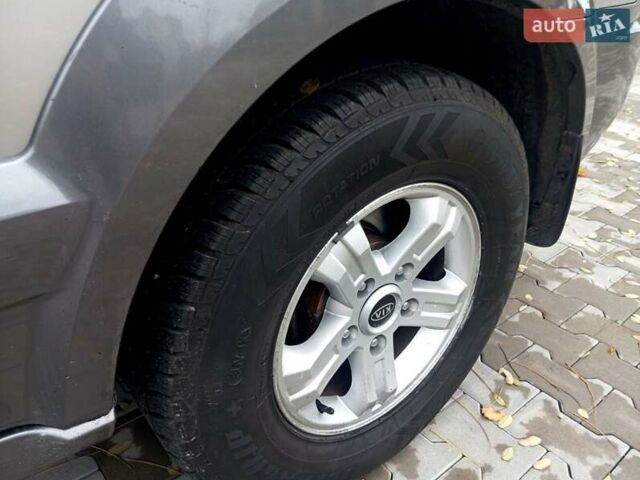 Сірий Кіа Соренто, об'ємом двигуна 2.4 л та пробігом 220 тис. км за 6500 $, фото 13 на Automoto.ua
