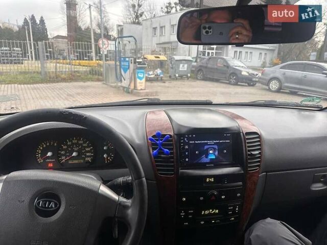 Серый Киа Соренто, объемом двигателя 2.4 л и пробегом 247 тыс. км за 5200 $, фото 3 на Automoto.ua