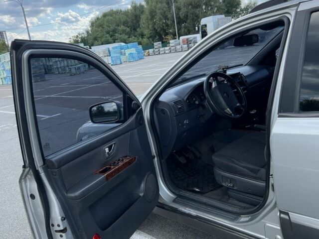 Сірий Кіа Соренто, об'ємом двигуна 2.5 л та пробігом 300 тис. км за 3600 $, фото 4 на Automoto.ua