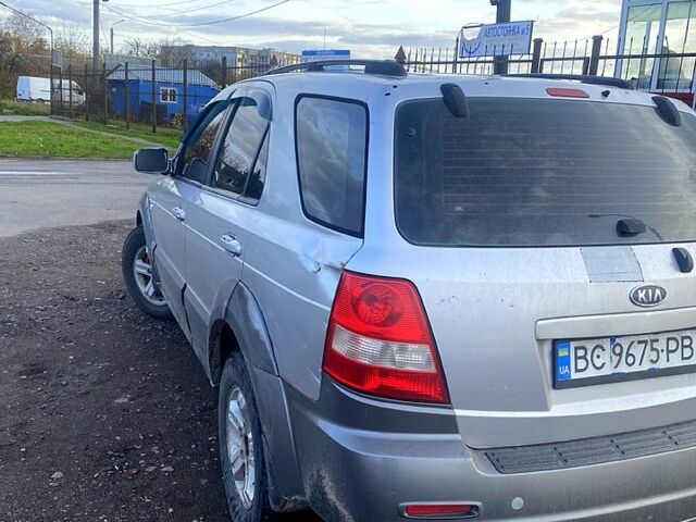 Сірий Кіа Соренто, об'ємом двигуна 2.5 л та пробігом 370 тис. км за 6500 $, фото 2 на Automoto.ua