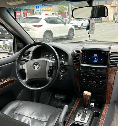 Киа Соренто 2003 в Черновцах на Automoto.ua Серый Киа Соренто, объемом двигателя 2.5 л и пробегом 312 тыс. км за 5300 $, фото 10 на Automoto.ua