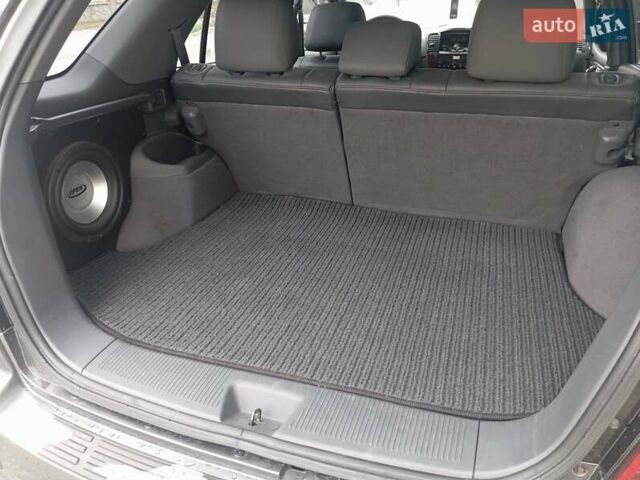 Сірий Кіа Соренто, об'ємом двигуна 2.4 л та пробігом 220 тис. км за 6500 $, фото 35 на Automoto.ua