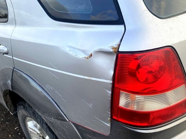 Серый Киа Соренто, объемом двигателя 2.5 л и пробегом 370 тыс. км за 6500 $, фото 10 на Automoto.ua