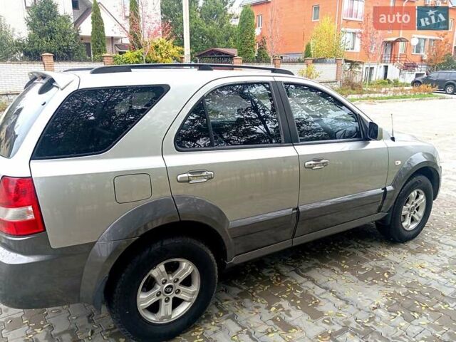 Сірий Кіа Соренто, об'ємом двигуна 2.4 л та пробігом 220 тис. км за 6500 $, фото 14 на Automoto.ua