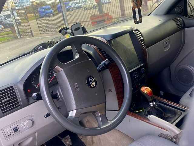 Сірий Кіа Соренто, об'ємом двигуна 2.5 л та пробігом 370 тис. км за 6500 $, фото 4 на Automoto.ua