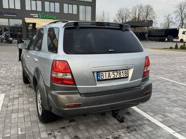 Серый Киа Соренто, объемом двигателя 2.5 л и пробегом 300 тыс. км за 3200 $, фото 4 на Automoto.ua