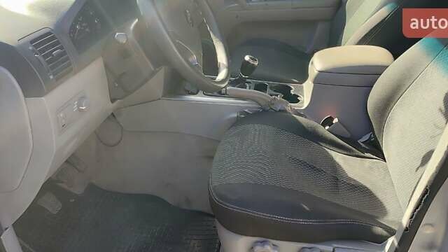 Киа Соренто 2004 в Ужгороде на Automoto.ua Серый Киа Соренто, объемом двигателя 2.5 л и пробегом 303 тыс. км за 7500 $, фото 14 на Automoto.ua