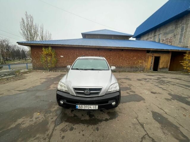 Серый Киа Соренто, объемом двигателя 2.5 л и пробегом 387 тыс. км за 4300 $, фото 2 на Automoto.ua