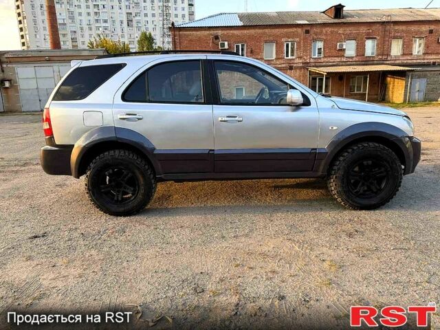 Кіа Соренто 2004 у Харкові на Automoto.ua Сірий Кіа Соренто, об'ємом двигуна 2.5 л та пробігом 247 тис. км за 3500 $, фото 3 на Automoto.ua