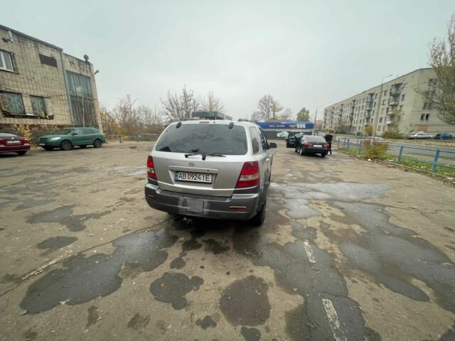 Серый Киа Соренто, объемом двигателя 2.5 л и пробегом 387 тыс. км за 4300 $, фото 5 на Automoto.ua