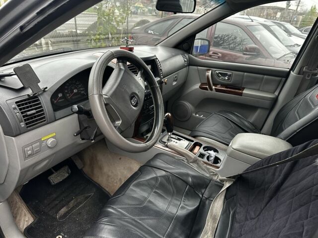 Сірий Кіа Соренто, об'ємом двигуна 2.5 л та пробігом 250 тис. км за 3500 $, фото 3 на Automoto.ua