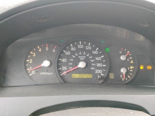 Серый Киа Соренто, объемом двигателя 2.5 л и пробегом 300 тыс. км за 2789 $, фото 5 на Automoto.ua