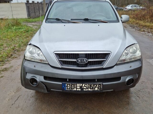 Серый Киа Соренто, объемом двигателя 2.5 л и пробегом 250 тыс. км за 2100 $, фото 2 на Automoto.ua