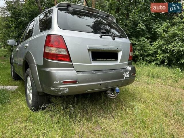 Сірий Кіа Соренто, об'ємом двигуна 2.5 л та пробігом 330 тис. км за 6100 $, фото 5 на Automoto.ua