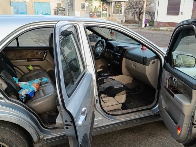 Сірий Кіа Соренто, об'ємом двигуна 2.5 л та пробігом 311 тис. км за 3300 $, фото 5 на Automoto.ua