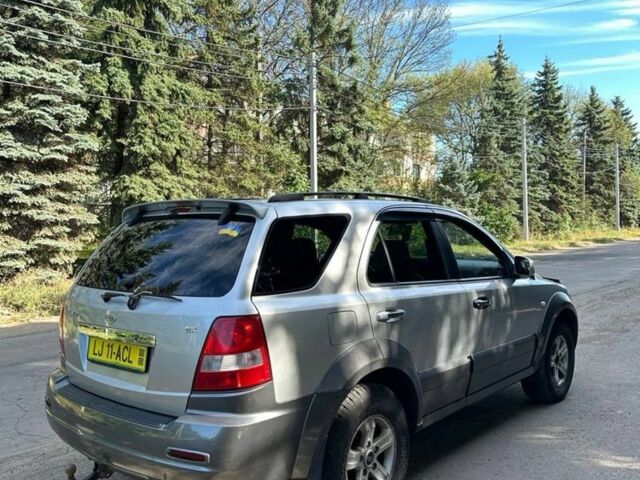 Киа Соренто 2004 в Краматорске на Automoto.ua Серый Киа Соренто, объемом двигателя 2.5 л и пробегом 353 тыс. км за 4500 $, фото 4 на Automoto.ua