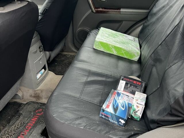 Сірий Кіа Соренто, об'ємом двигуна 2.5 л та пробігом 350 тис. км за 4200 $, фото 6 на Automoto.ua