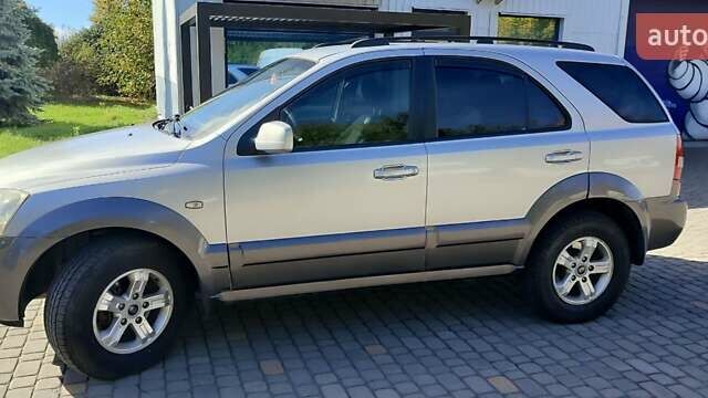 Киа Соренто 2004 в Ужгороде на Automoto.ua Серый Киа Соренто, объемом двигателя 2.5 л и пробегом 303 тыс. км за 7500 $, фото 2 на Automoto.ua