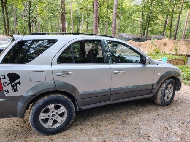 Сірий Кіа Соренто, об'ємом двигуна 2.5 л та пробігом 240 тис. км за 4500 $, фото 4 на Automoto.ua