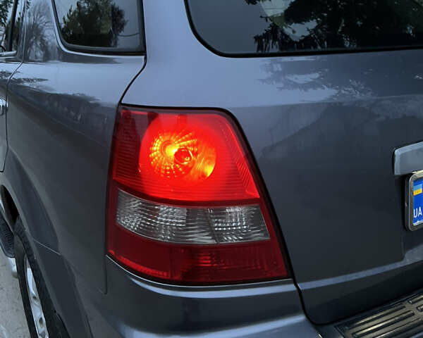 Серый Киа Соренто, объемом двигателя 2.5 л и пробегом 377 тыс. км за 6700 $, фото 5 на Automoto.ua