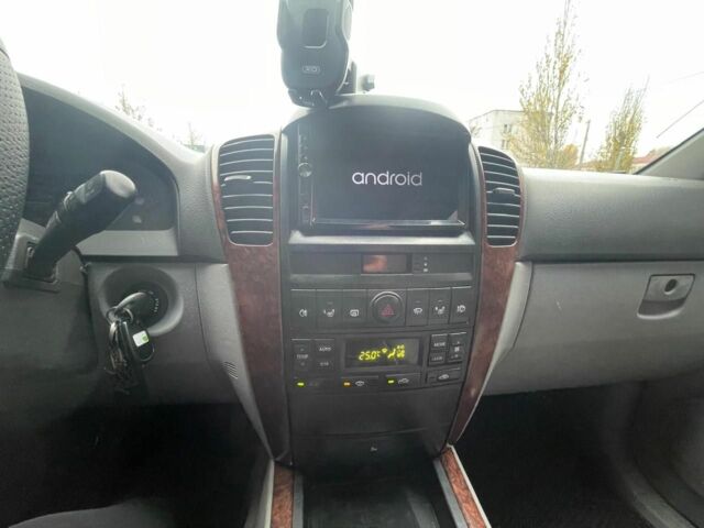 Серый Киа Соренто, объемом двигателя 2.5 л и пробегом 387 тыс. км за 4300 $, фото 9 на Automoto.ua