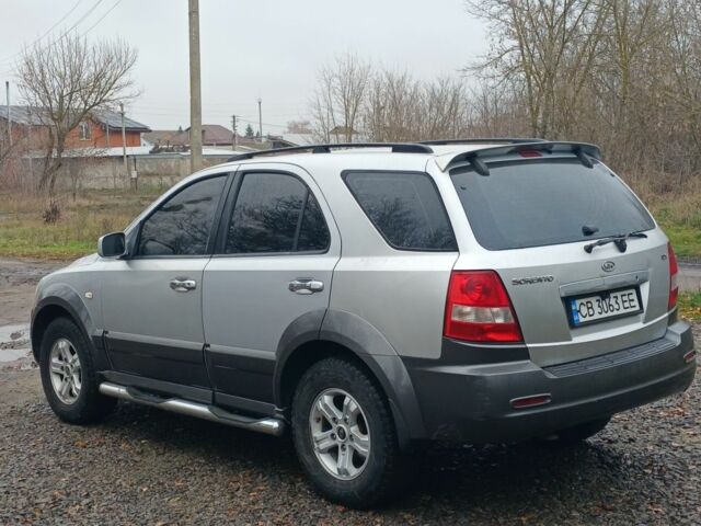 Серый Киа Соренто, объемом двигателя 2.4 л и пробегом 400 тыс. км за 5750 $, фото 4 на Automoto.ua