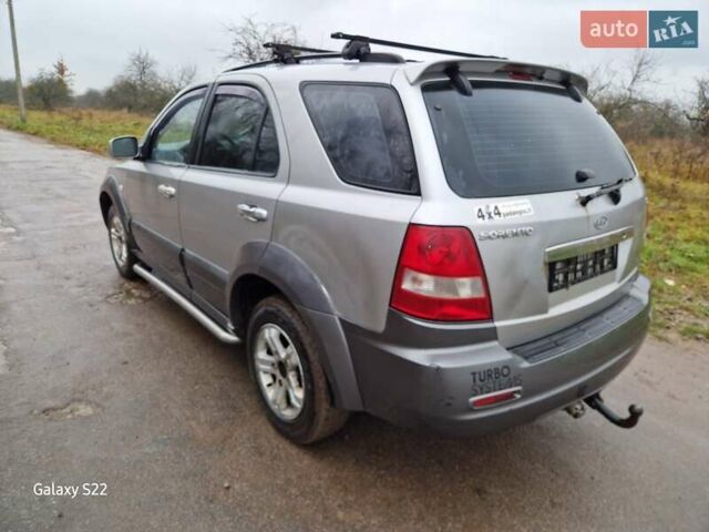 Серый Киа Соренто, объемом двигателя 2.5 л и пробегом 290 тыс. км за 2100 $, фото 5 на Automoto.ua