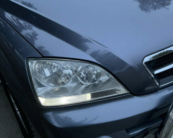 Серый Киа Соренто, объемом двигателя 2.5 л и пробегом 377 тыс. км за 6700 $, фото 3 на Automoto.ua