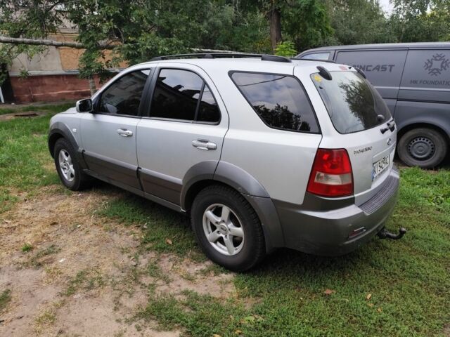 Киа Соренто 2004 в Славянске на Automoto.ua Серый Киа Соренто, объемом двигателя 2.5 л и пробегом 356 тыс. км за 6300 $, фото 2 на Automoto.ua
