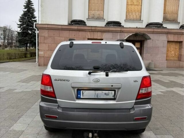 Сірий Кіа Соренто, об'ємом двигуна 0 л та пробігом 300 тис. км за 3085 $, фото 2 на Automoto.ua