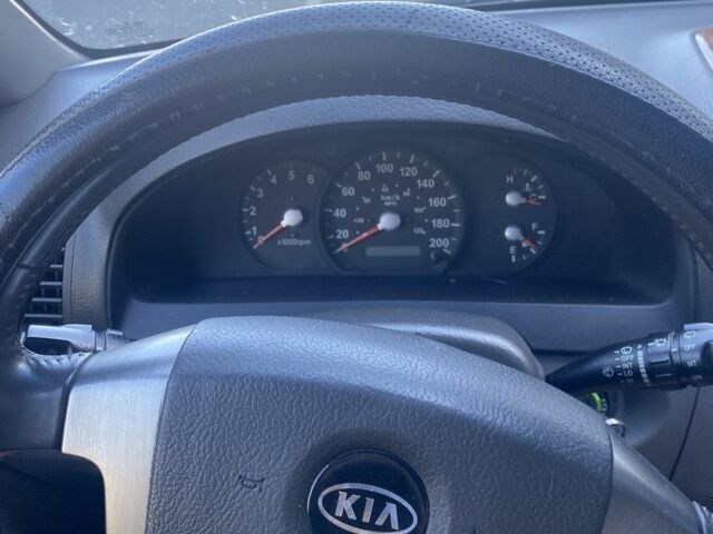 Серый Киа Соренто, объемом двигателя 2.5 л и пробегом 3 тыс. км за 4500 $, фото 5 на Automoto.ua