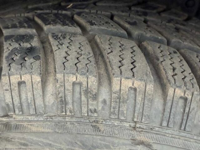 Сірий Кіа Соренто, об'ємом двигуна 0 л та пробігом 300 тис. км за 3085 $, фото 7 на Automoto.ua