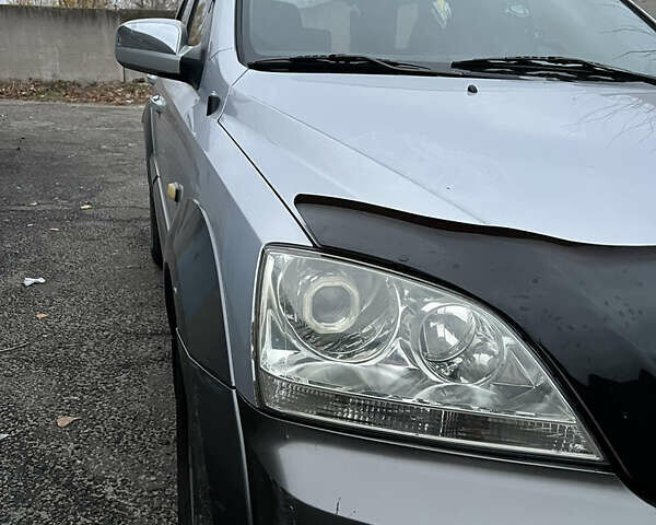 Сірий Кіа Соренто, об'ємом двигуна 2.5 л та пробігом 302 тис. км за 6100 $, фото 1 на Automoto.ua