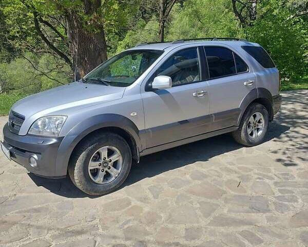 Серый Киа Соренто, объемом двигателя 2.5 л и пробегом 299 тыс. км за 7400 $, фото 4 на Automoto.ua