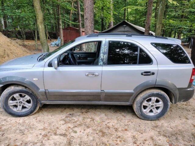 Сірий Кіа Соренто, об'ємом двигуна 2.5 л та пробігом 240 тис. км за 4500 $, фото 1 на Automoto.ua