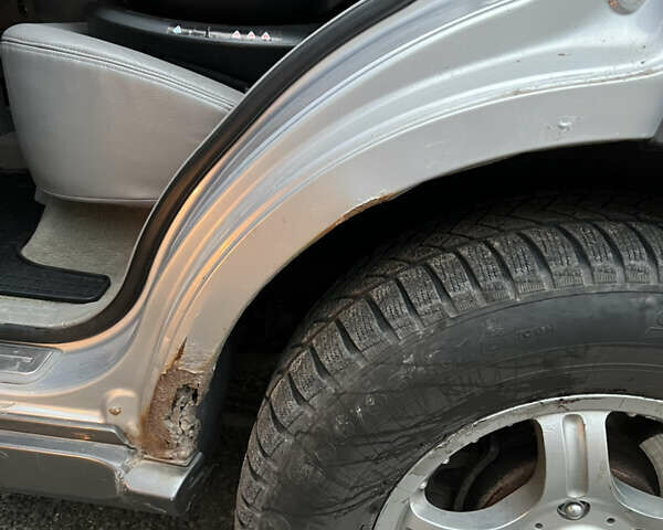 Сірий Кіа Соренто, об'ємом двигуна 2.5 л та пробігом 302 тис. км за 6100 $, фото 44 на Automoto.ua