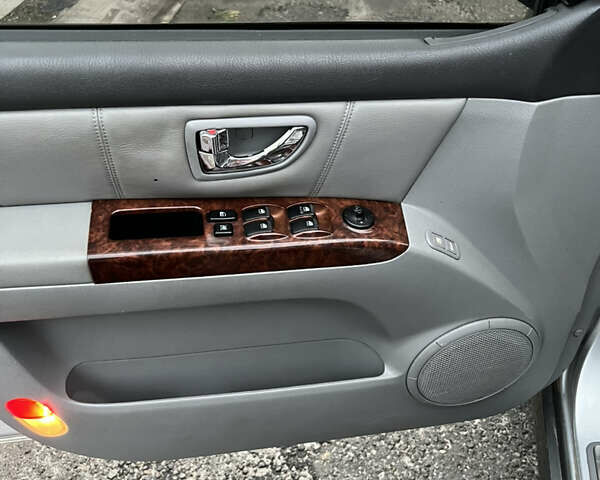 Сірий Кіа Соренто, об'ємом двигуна 2.5 л та пробігом 302 тис. км за 6100 $, фото 37 на Automoto.ua