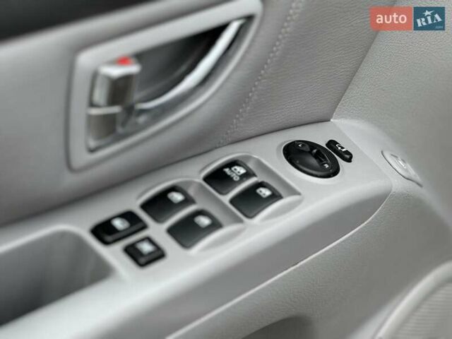 Киа Соренто 2004 в Черновцах на Automoto.ua Серый Киа Соренто, объемом двигателя 3.5 л и пробегом 290 тыс. км за 7350 $, фото 13 на Automoto.ua