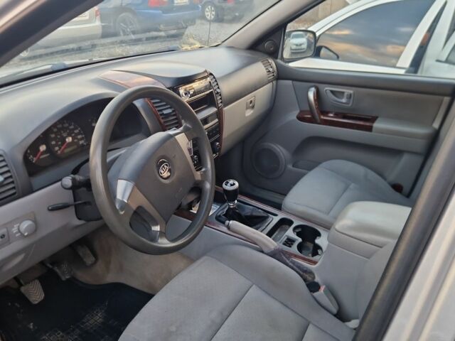 Сірий Кіа Соренто, об'ємом двигуна 0 л та пробігом 299 тис. км за 4500 $, фото 2 на Automoto.ua